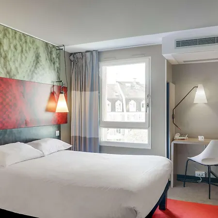 Ibis Paris Rueil Malmaison Exterior foto