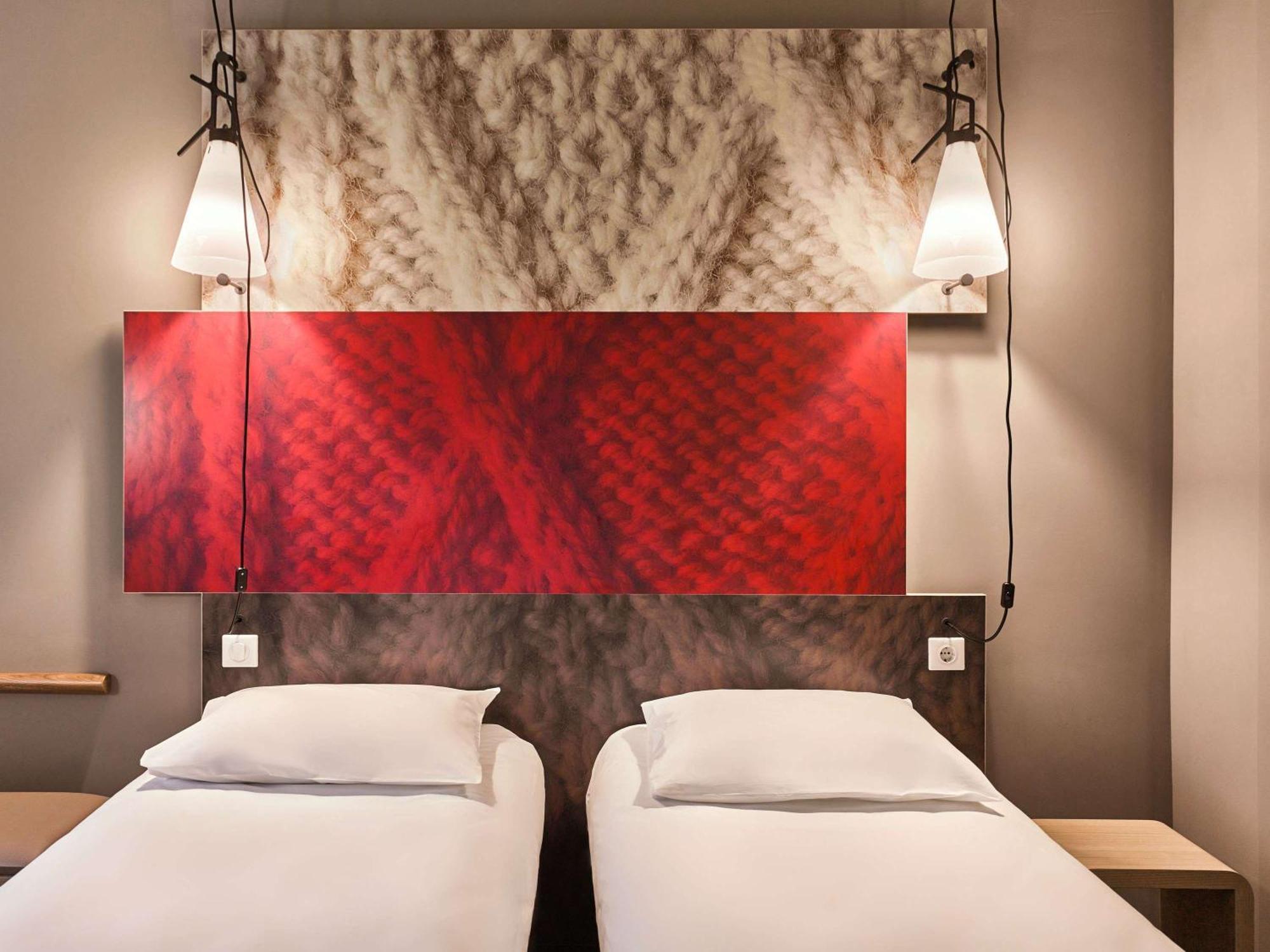 Ibis Paris Malmaison Hotel 3*