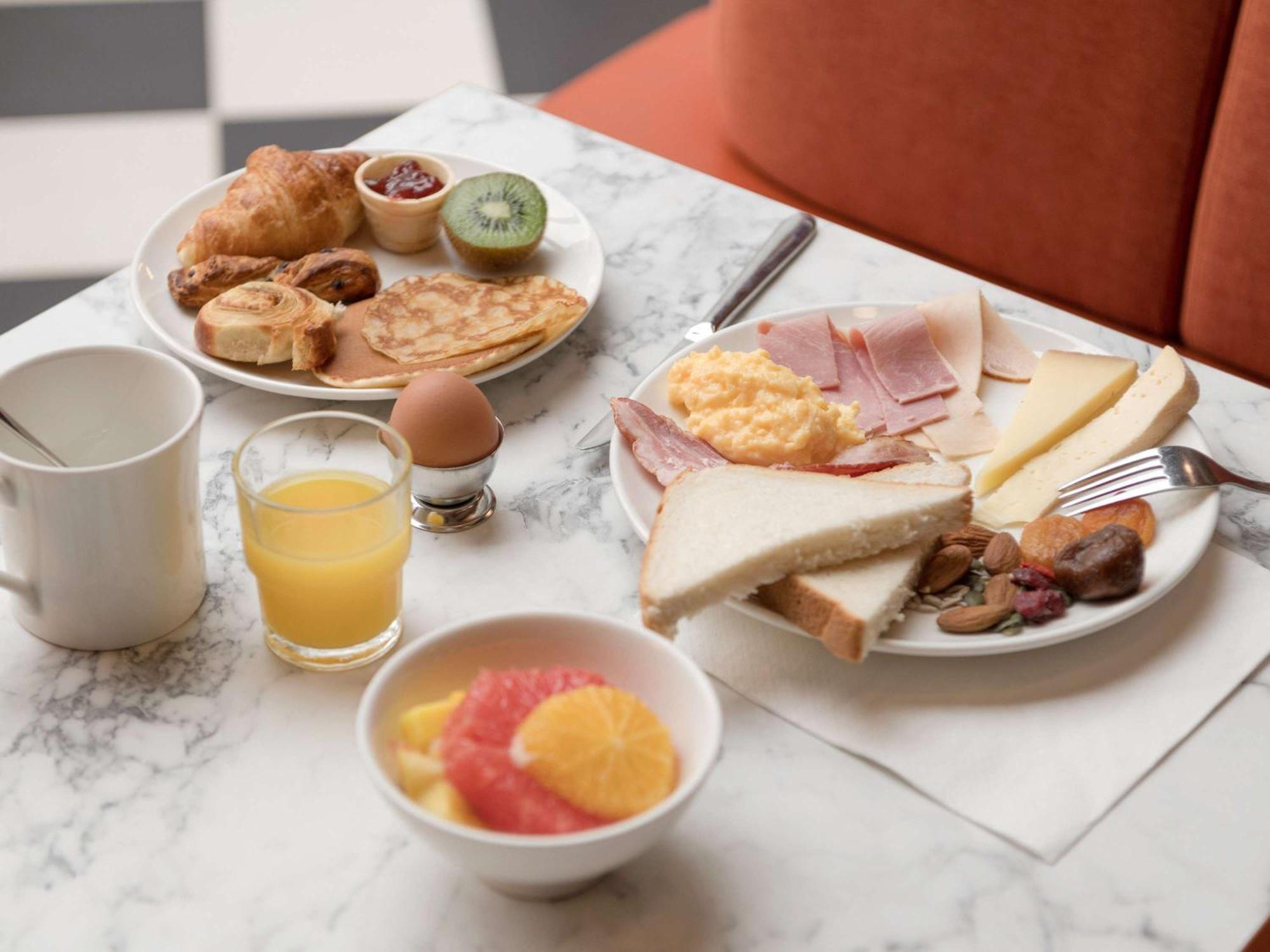 Ibis Paris Malmaison Hotel 3*