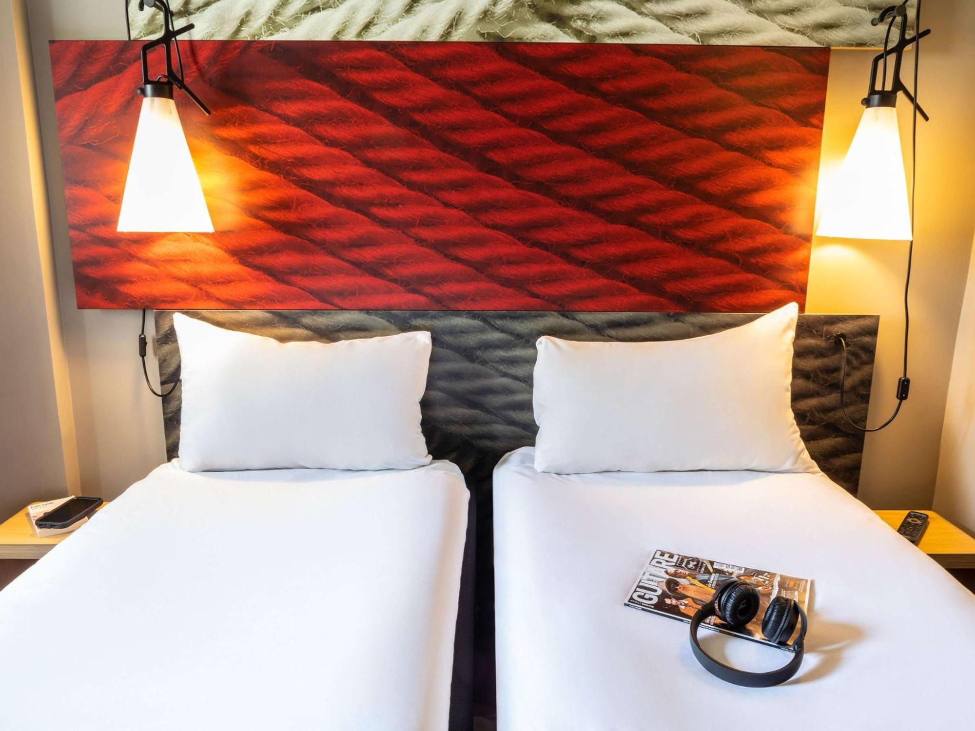 Ibis Paris Malmaison Hotel 3*